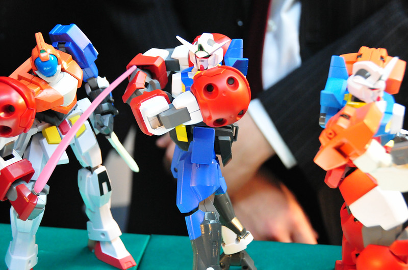 Illustration for article titled Let's Look at Plastic Mechs!